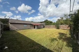 10119 Leawood Blvd, Houston, TX 77099 - Photo 18