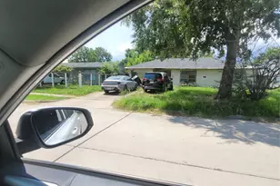 5715 Southseas St, Houston, TX 77033 - Photo 6