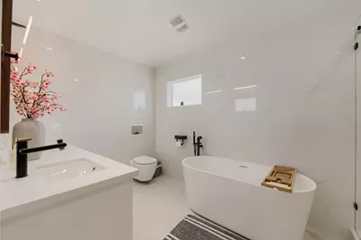 8815 Sharpview Drive, Houston, TX 77036 - Photo 18
