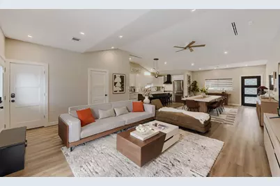 8815 Sharpview Drive, Houston, TX 77036 - Photo 4