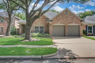 1515 Sheltons Bend Ct, Houston, TX 77077 - Photo 2