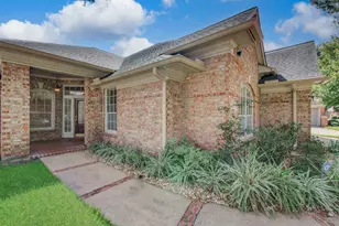 1515 Sheltons Bend Ct, Houston, TX 77077 - Photo 6