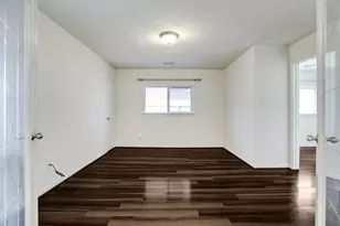 7605 Waterlilly Ln, Pearland, TX 77581 - Photo 2