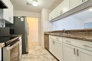 18 Dellforest Ct, The Woodlands, TX 77381 - Photo 8