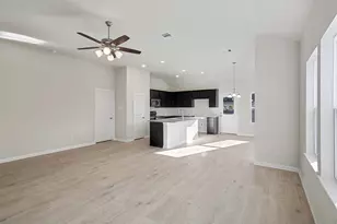 12375 Pecan Dr, Willis, TX 77318 - Photo 6