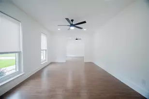 4815 Caris St, Houston, TX 77091 - Photo 16