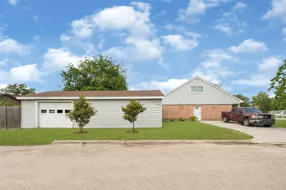 17214 Woodburn Dr Drive, Houston, TX 77049 - Photo 2