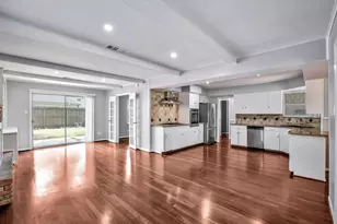 1738 Conrad Sauer Dr, Houston, TX 77043 - Photo 10