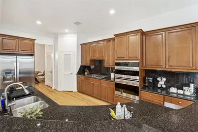 5346 McCulloch Circle, Houston, TX 77056 - Photo 14