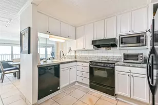 7310 Seawall Blvd, Galveston, TX 77551 - Photo 6
