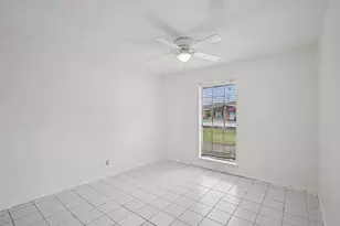 707 S 2nd St, La Porte, TX 77571 - Photo 6