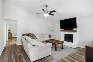 16931 Creek Line Dr, Friendswood, TX 77546 - Photo 10