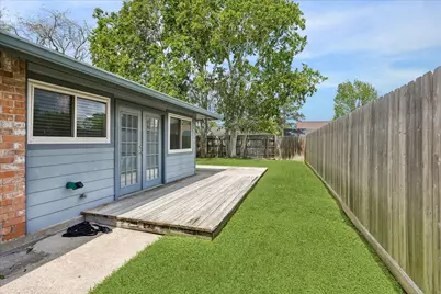 16931 Creek Line Drive, Friendswood, TX 77546 - Photo 20