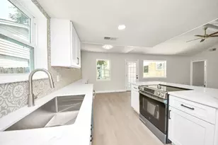 11211 Sageoak Dr, Houston, TX 77089 - Photo 16