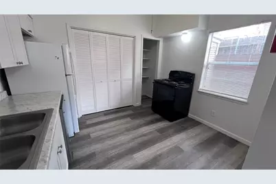 1325 Herkimer Street #2, Houston, TX 77008 - Photo 4