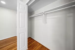 9614 Long Branch Ln, Houston, TX 77055 - Photo 10