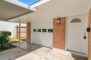 9614 Long Branch Ln, Houston, TX 77055 - Photo 4