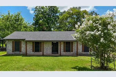 117 Cannon Street, Clute, TX 77531 - Photo 1