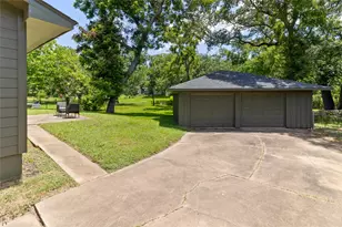 117 Cannon St, Clute, TX 77531 - Photo 24