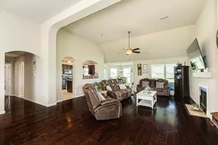 920 Quarter Horse Trail, Angleton, TX 77515 - Photo 4