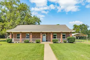 231 Gaines St, Brazoria, TX 77422 - Photo 1