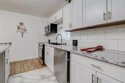 706 Beaumont St, Anahuac, TX 77523 - Photo 14