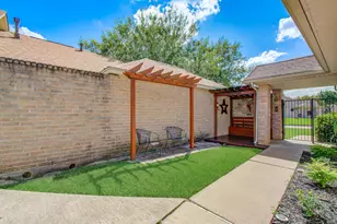 4638 Green Trail Dr, Houston, TX 77084 - Photo 2