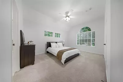 79 N Cochrans Green Circle, The Woodlands, TX 77381 - Photo 32