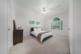 79 N Cochrans Green Cir, The Woodlands, TX 77381 - Photo 32