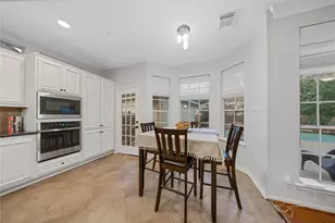 79 N Cochrans Green Cir, The Woodlands, TX 77381 - Photo 12
