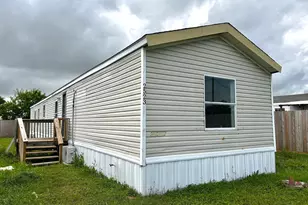 2523 Oyster Creek Bend, Oyster Creek, TX 77541 - Photo 2