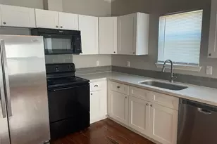 517 Atchison St, Sealy, TX 77474 - Photo 2