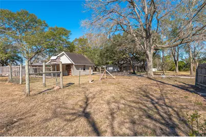 1423 N Wharton Street, El Campo, TX 77437 - Photo 46