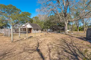 1423 N Wharton St, El Campo, TX 77437 - Photo 46