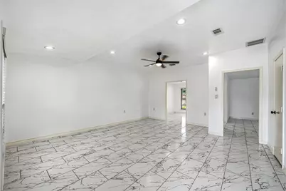 9227 Vickijohn Drive, Houston, TX 77031 - Photo 4