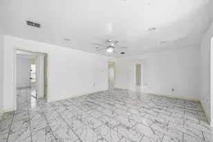 9227 Vickijohn Dr, Houston, TX 77031 - Photo 16