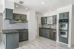 9227 Vickijohn Dr, Houston, TX 77031 - Photo 2