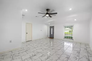 9227 Vickijohn Dr, Houston, TX 77031 - Photo 8