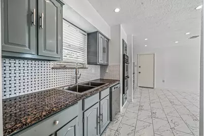 9227 Vickijohn Drive, Houston, TX 77031 - Photo 8