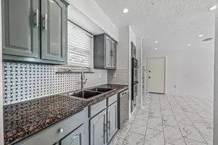 9227 Vickijohn Dr, Houston, TX 77031 - Photo 8