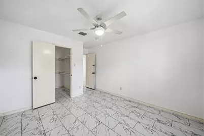 9227 Vickijohn Drive, Houston, TX 77031 - Photo 18