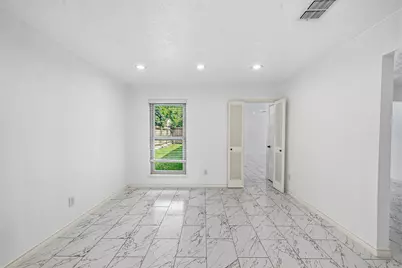 9227 Vickijohn Drive, Houston, TX 77031 - Photo 6