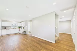 2804 Daisy St, Dickinson, TX 77539 - Photo 10