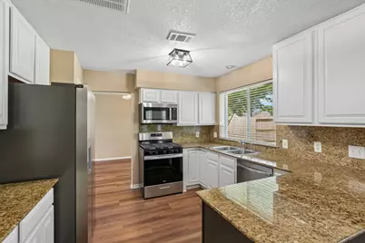 4539 Pioneer Trail Street, Sugar Land, TX 77479 - Photo 12