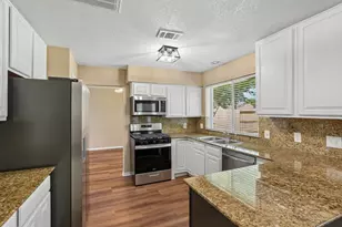 4539 Pioneer Trail St, Sugar Land, TX 77479 - Photo 12
