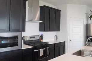 2913 Crown Gate Dr, Houston, TX 77047 - Photo 4