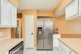 1030 Maple St, Clute, TX 77531 - Photo 10