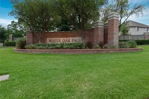 10039 Noisy Waters Dr, Houston, TX 77095 - Photo 2