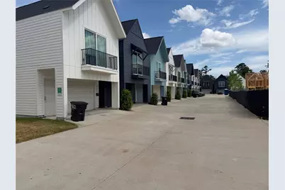 4621 Crown Bend Lane, Houston, TX 77018 - Photo 2