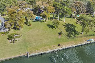 404 S Burnett Dr, Baytown, TX 77520 - Photo 40